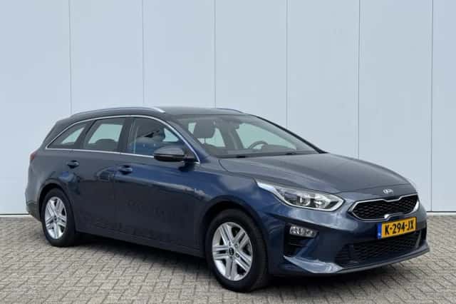 Kia Ceed Sportswagon (2021) thumbnail 3