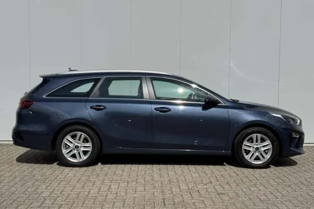 Kia Ceed Sportswagon (2021) thumbnail 4