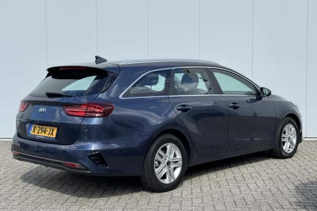 Kia Ceed Sportswagon (2021) thumbnail 5