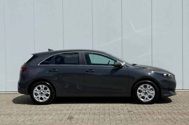 Kia Ceed (2025) thumbnail 4