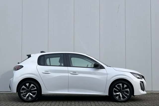 Peugeot 208 (2024) thumbnail 5