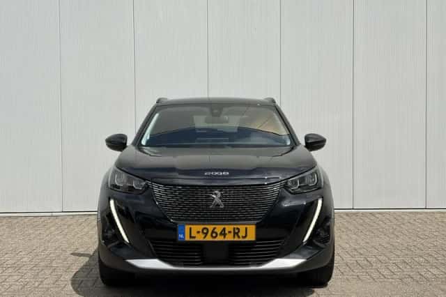 Peugeot 2008 (2021) thumbnail 2