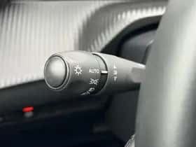 Peugeot 2008 (2020) thumbnail 18