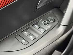 Peugeot 2008 (2020) thumbnail 28
