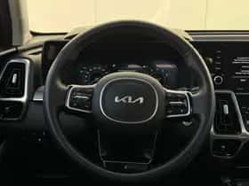 Kia Sorento (2023) thumbnail 17