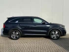 Kia Sorento (2023) thumbnail 4