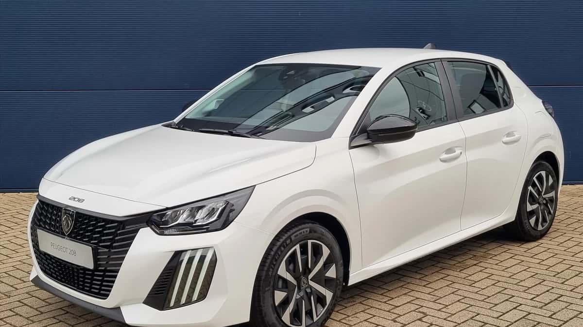 Peugeot 208 (2025) — foto 1