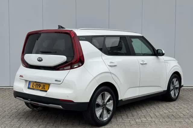 Kia Soul EV (2021) thumbnail 6