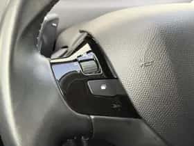 Peugeot 308 (2021) thumbnail 14