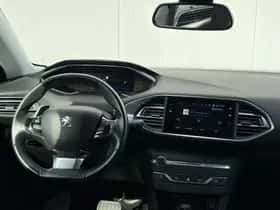 Peugeot 308 (2021) thumbnail 9