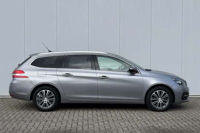 Peugeot 308 (2021) thumbnail 4