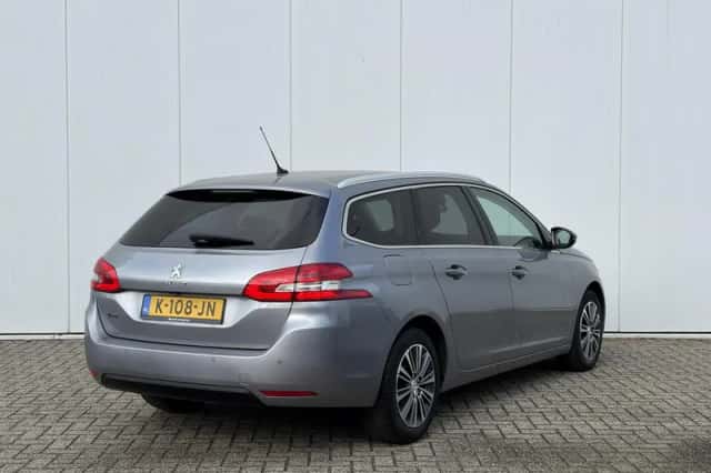 Peugeot 308 (2021) thumbnail 5