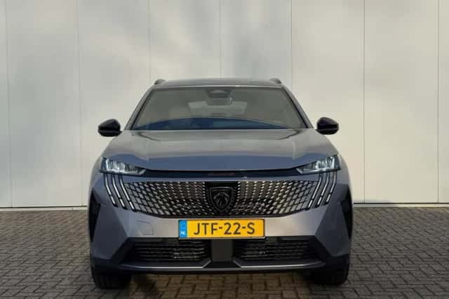 Peugeot 5008 (2025) thumbnail 2