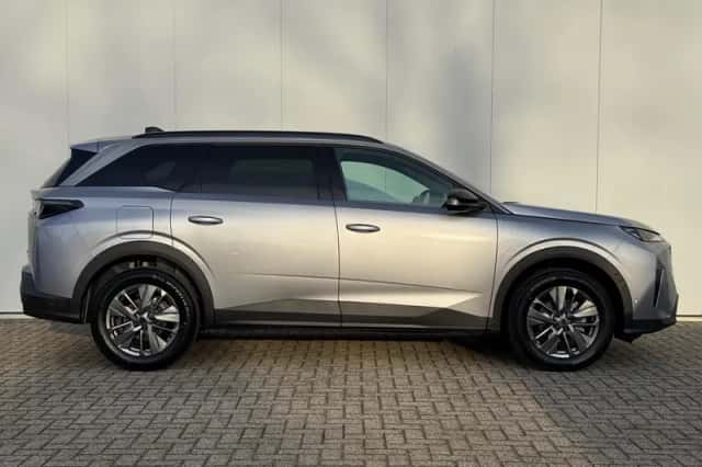 Peugeot 5008 (2025) thumbnail 4