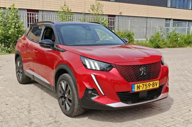 Peugeot e-2008 (2021) thumbnail 2