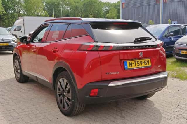 Peugeot e-2008 (2021) thumbnail 5