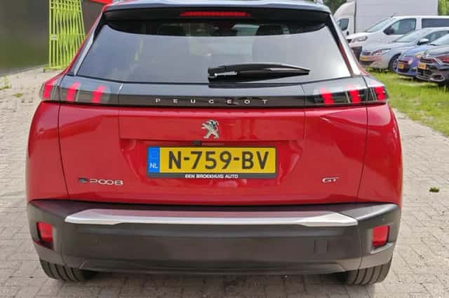 Peugeot e-2008 (2021) thumbnail 6
