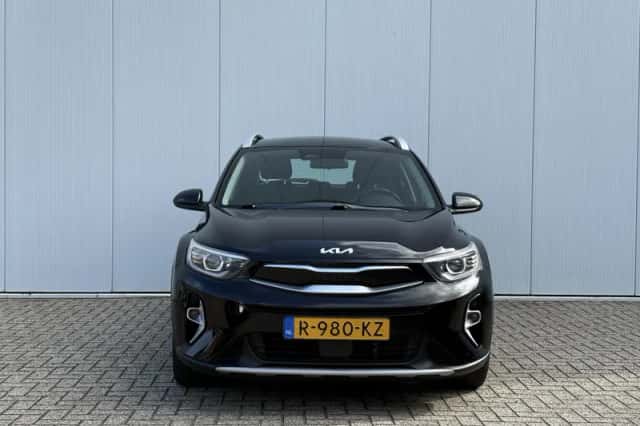 Kia Stonic (2022) thumbnail 2