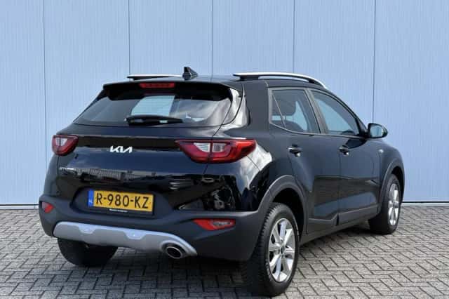 Kia Stonic (2022) thumbnail 5