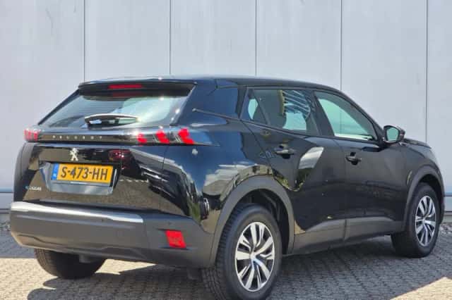Peugeot e-2008 (2023) thumbnail 6