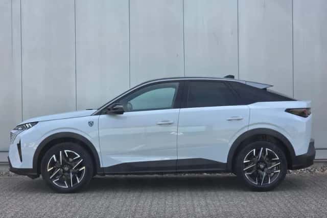 Peugeot 3008 (2024) thumbnail 3