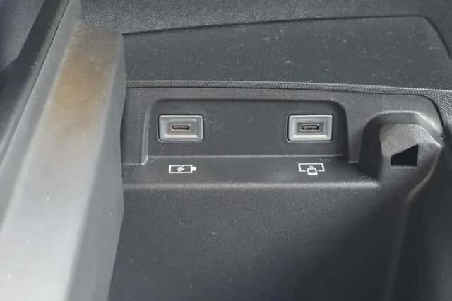 Peugeot 3008 (2024) thumbnail 25