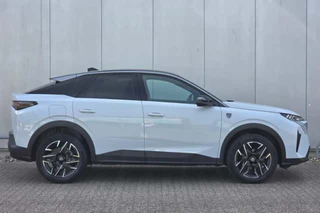 Peugeot 3008 (2024) thumbnail 4