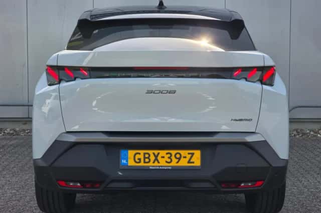 Peugeot 3008 (2024) thumbnail 5