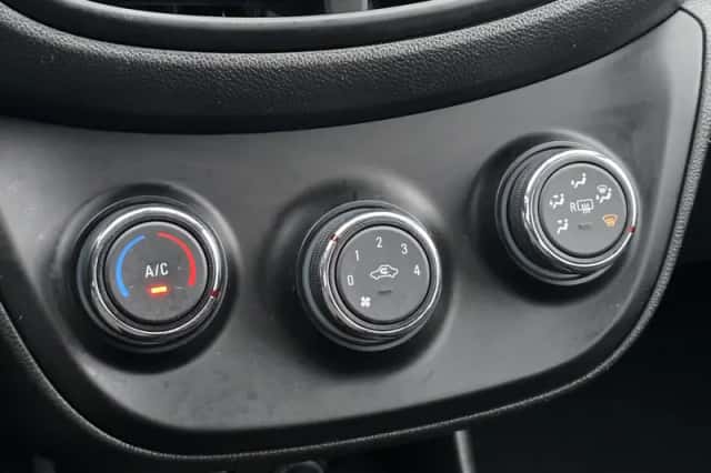 Opel Karl (2017) thumbnail 18