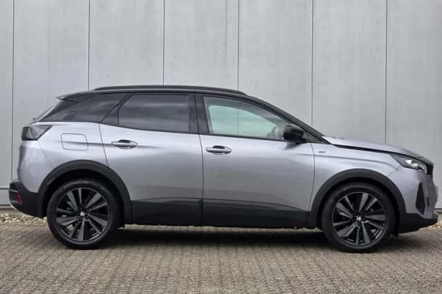 Peugeot 3008 (2023) thumbnail 4