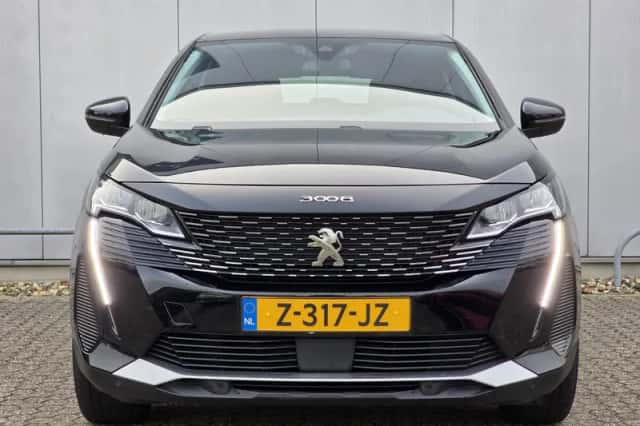 Peugeot 3008 (2021) thumbnail 2