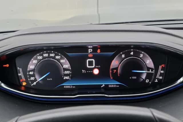 Peugeot 3008 (2021) thumbnail 12