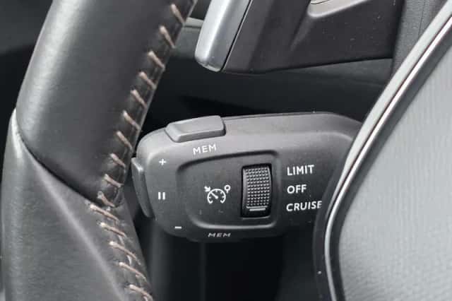 Peugeot 3008 (2021) thumbnail 15
