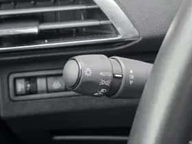 Peugeot 3008 (2021) thumbnail 16