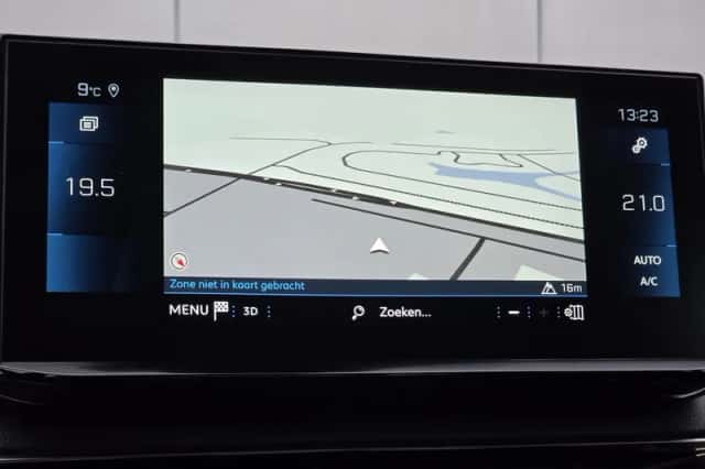 Peugeot 3008 (2021) thumbnail 23