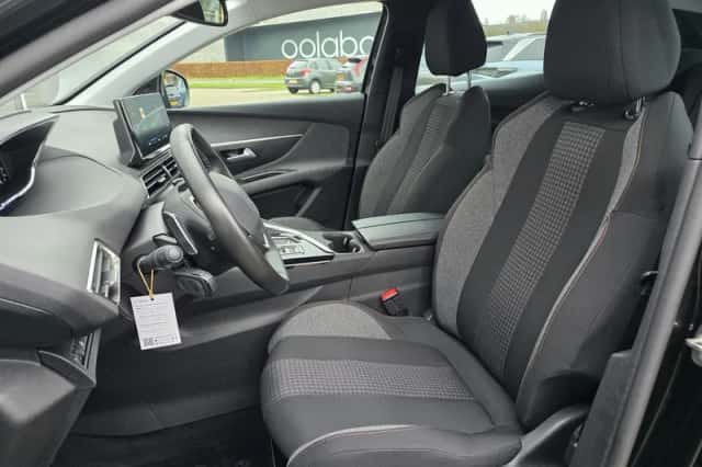 Peugeot 3008 (2021) thumbnail 7