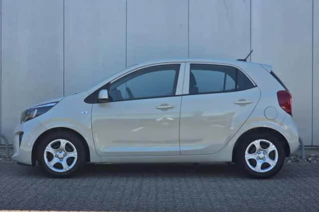 Kia Picanto (2021) thumbnail 3