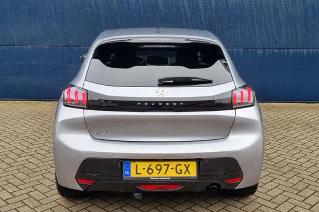 Peugeot 208 (2021) thumbnail 17