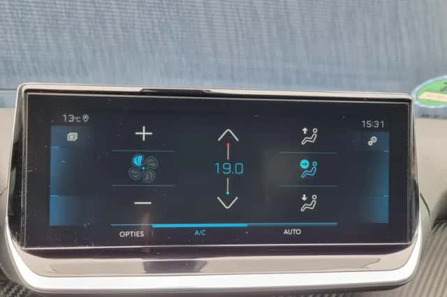 Peugeot 208 (2021) thumbnail 31