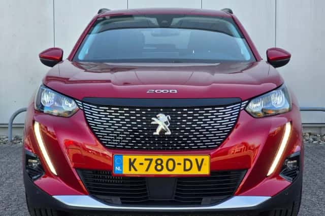 Peugeot 2008 (2021) thumbnail 2