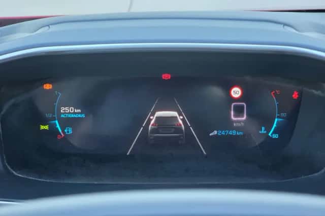 Peugeot 2008 (2021) thumbnail 13