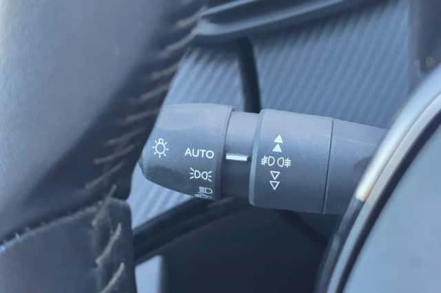 Peugeot 2008 (2021) thumbnail 17