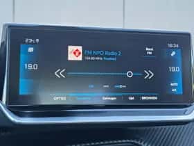 Peugeot 2008 (2021) thumbnail 23