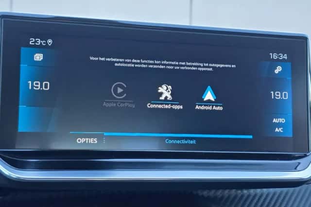 Peugeot 2008 (2021) thumbnail 26