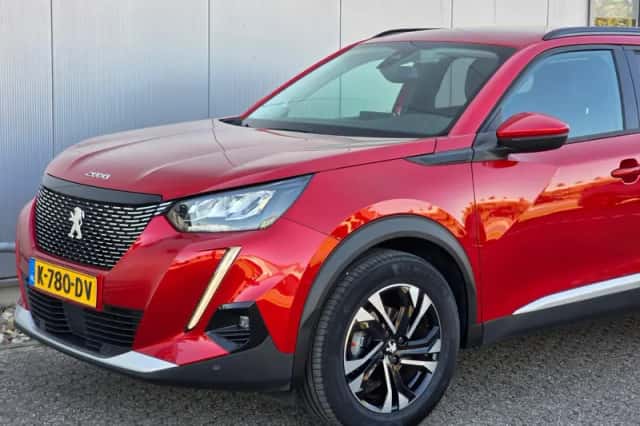 Peugeot 2008 (2021) thumbnail 32