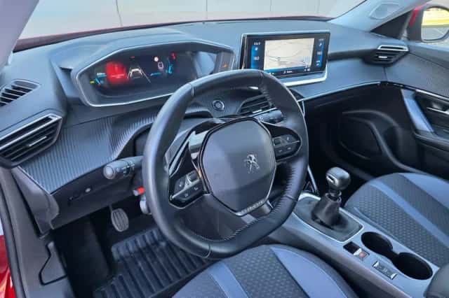 Peugeot 2008 (2021) thumbnail 8