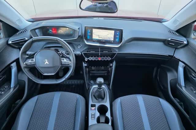 Peugeot 2008 (2021) thumbnail 9