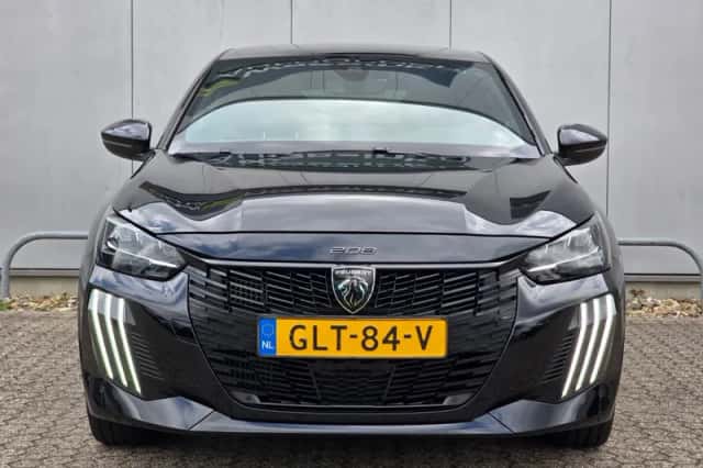 Peugeot 208 (2024) thumbnail 2
