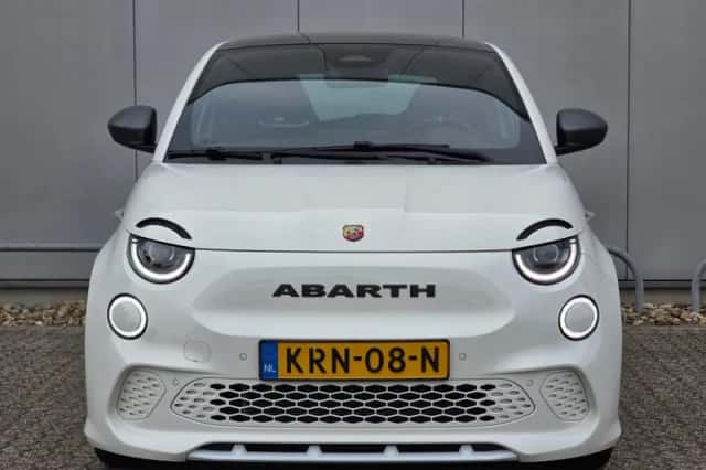 Fiat 500 (2024) thumbnail 2