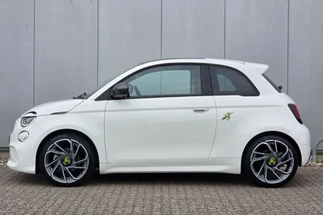 Fiat 500 (2024) thumbnail 3